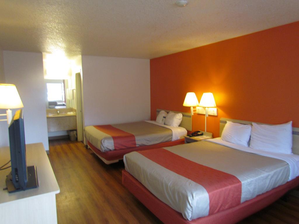 6-vancouver, Wa Hotel