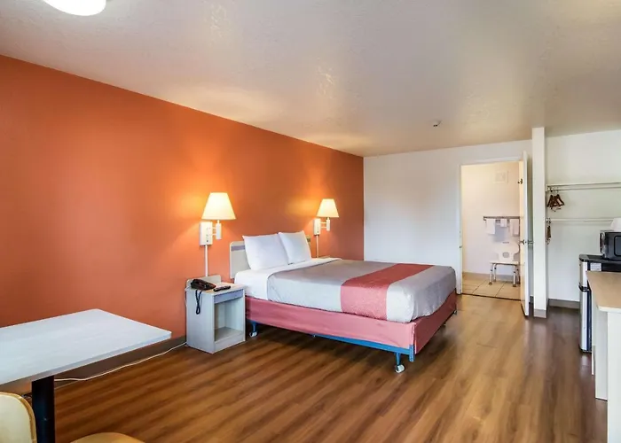 Motel 6-Vancouver, WA