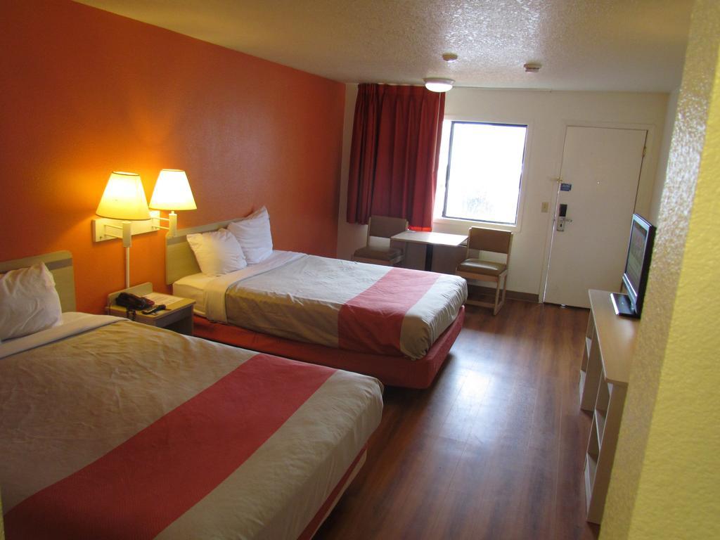 Hotel 6-vancouver, Wa 2*