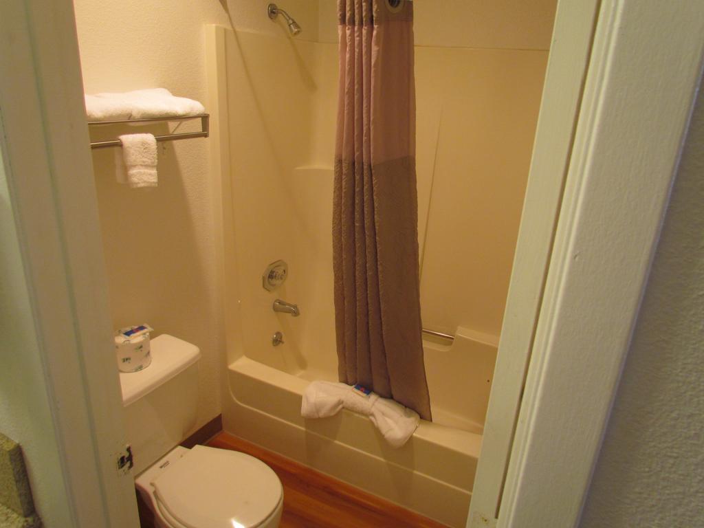 6-vancouver, Wa Hotel